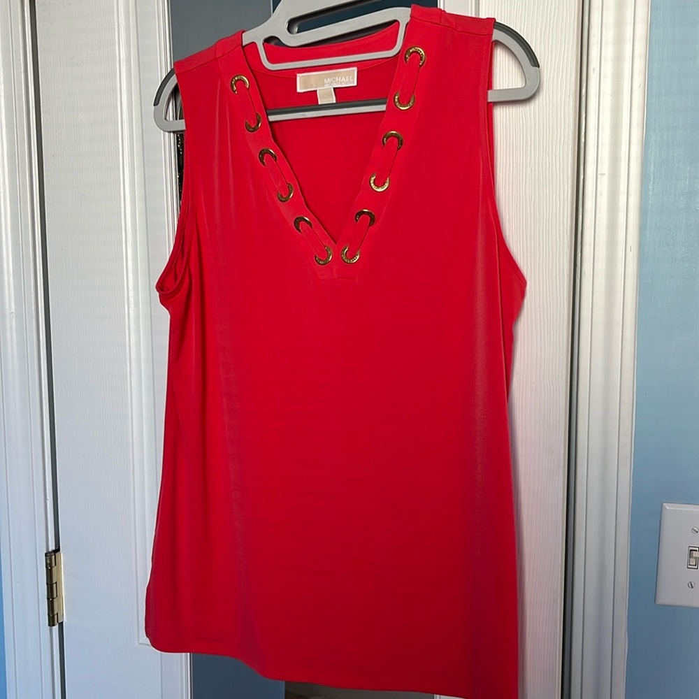 Sleeveless blouse